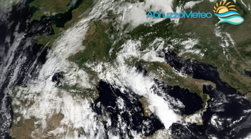 La settimana si apre all’insegna del tempo stabile ma non mancheranno annuvolamenti, foschie e banchi di nebbia, specie durante le ore più fredde della giornata